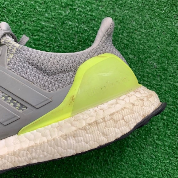 🔋Adidas Ultraboost 2.0 “Glow In the dark” (Sz 8) - Picture 9 of 11